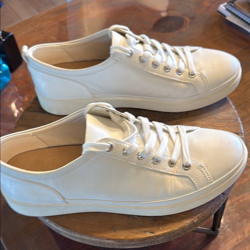 Vionic Cream Oxfords - Picture 5 of 10